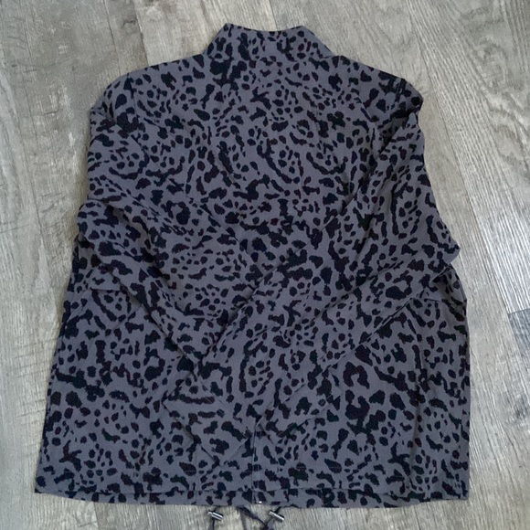 We Living in Yellow Utility Jacket Graphite Leopard - Picture 7 of 7